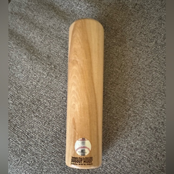 Yankees Dugout Mug - Picture 2 of 3